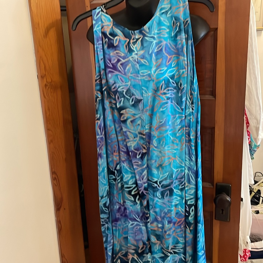 Dress - Picture 3 of 3